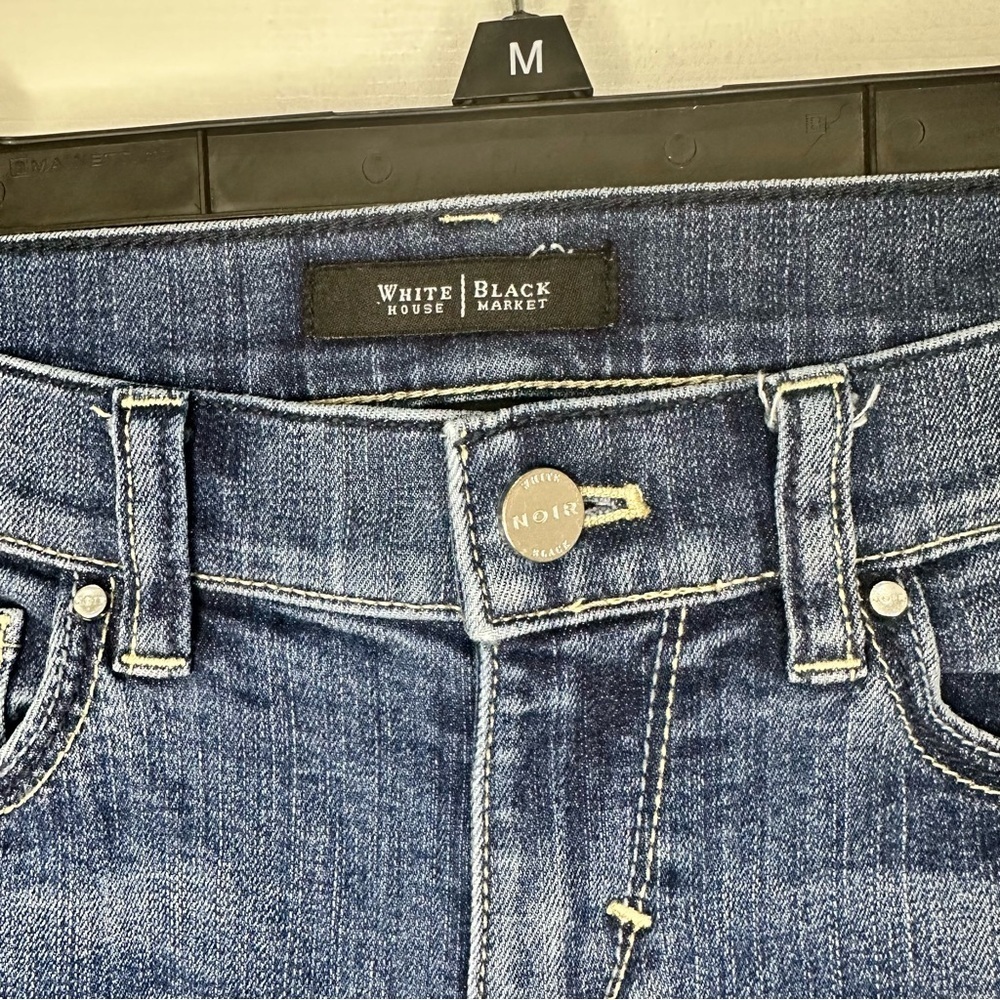 WHBM Noir Slim Crop size 2 - Picture 6 of 7